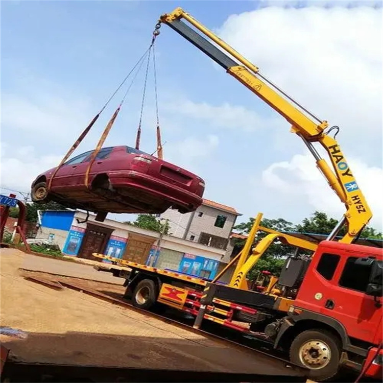 和庆镇吊车吊汽车的正确方法